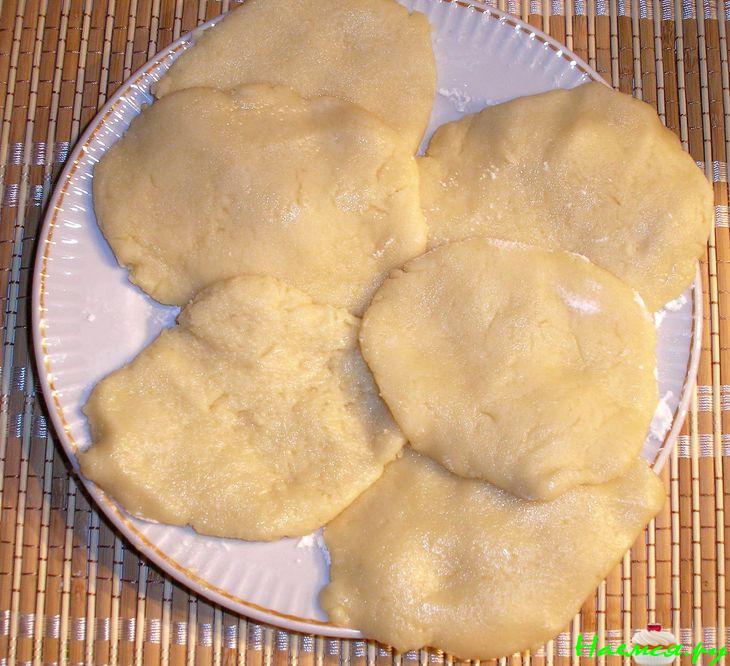 Жареные лепешки в сахаре