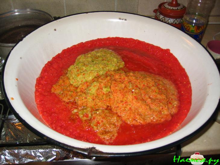 Баклажаны в остренькой Аджике