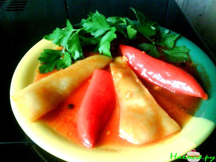 Перец в масляно-томатной заливке