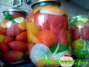 Помидоры консервированные с морковкой и перцем