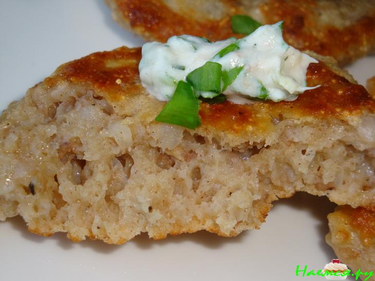 Оладьи из гречки с рыбным кремом