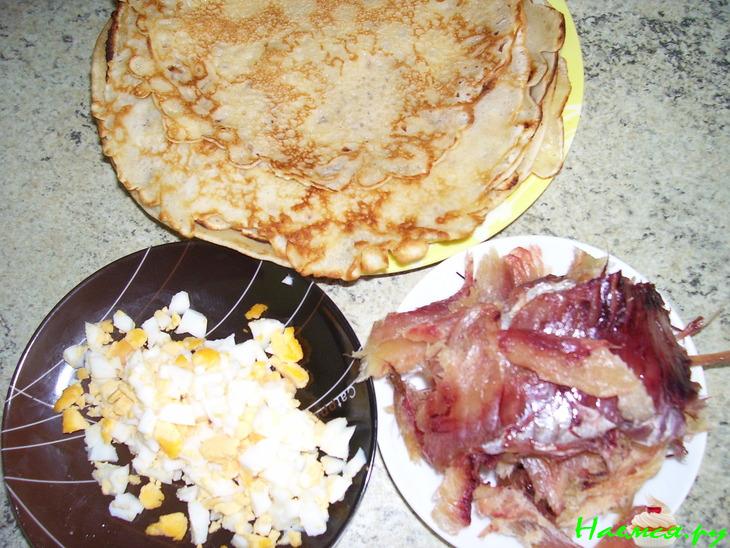 Блинные рулетики с муксуном