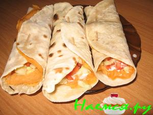 Яичные блинчики с тортильей (по-мексикански) Яичные блинчики с тортильей (по-мексикански)