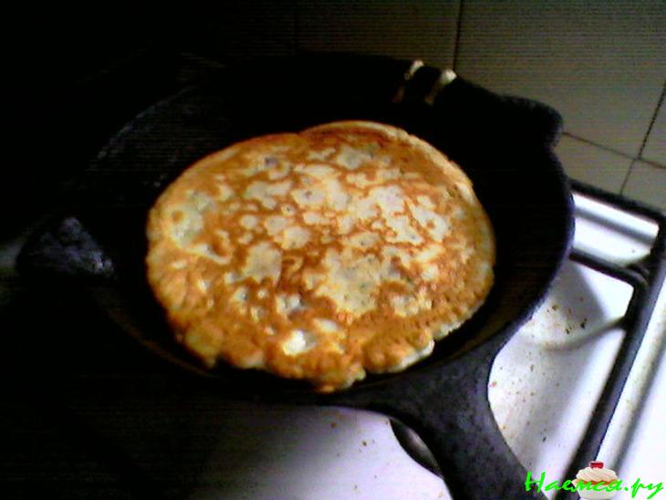 Блинные лепешки с луком и зеленью Блинные лепешки с луком и зеленью