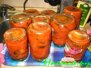 Баклажаны в остренькой Аджике