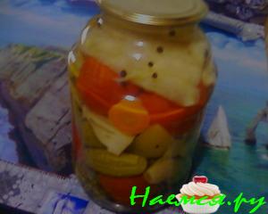 Овощное ассорти в банке (вариант один из многих)