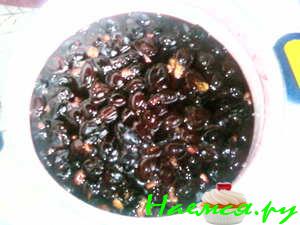 Королевское варенье из слив с орехами