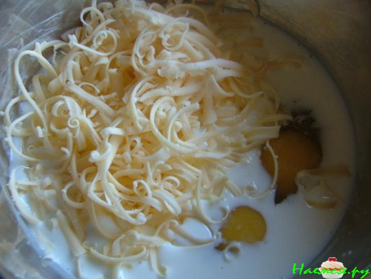 Кукурузные оладьи с мясом и сыром Кукурузные оладьи с мясом и сыром