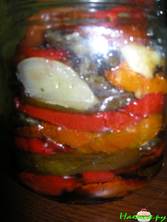 Вяленые помидоры с баклажанами и болгарским перцем
