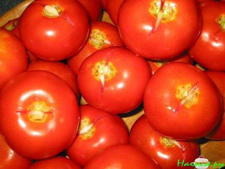 Шпигованные томаты с лимонной кислотой