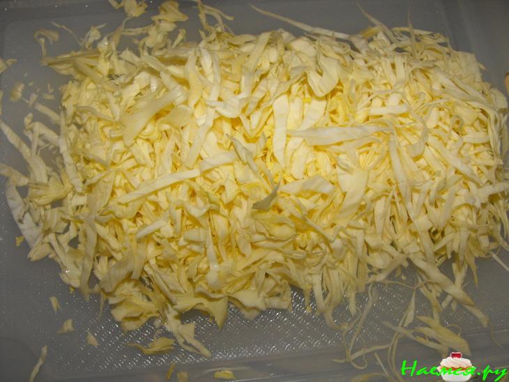 Капустные оладьи с сыром