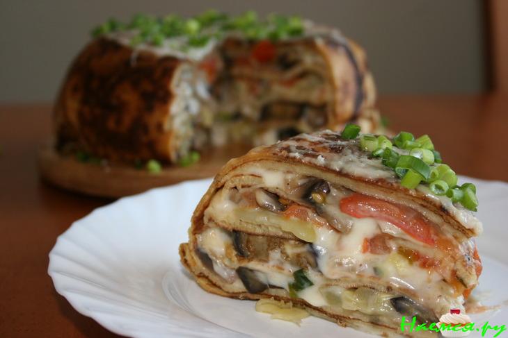 Блинчатый пирог с цуккини, баклажанами и грибами
