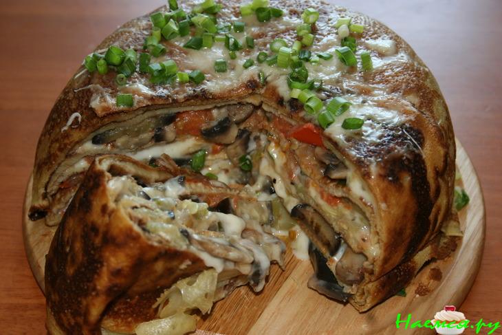 Блинчатый пирог с цуккини, баклажанами и грибами
