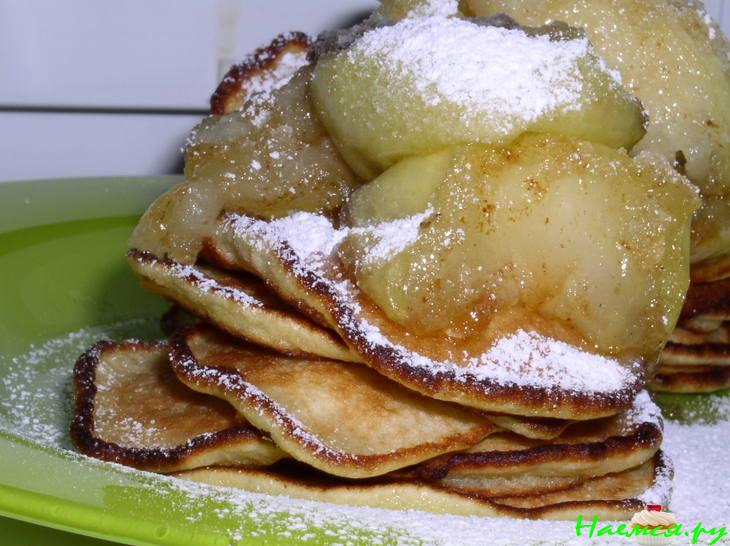 Блинчики с жареными яблоками