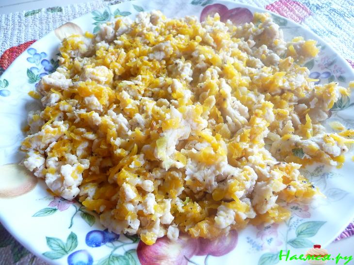 Блины с начинкой под соусом 