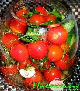 Маринованные помидоры черри с пряностями Маринованные помидоры черри с пряностями