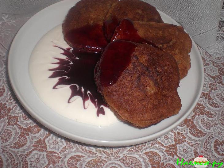 Яблочные оладьи с какао Яблочные оладьи с какао