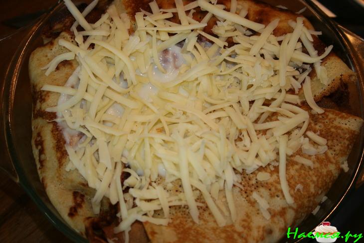 Блинчатый пирог с цуккини, баклажанами и грибами