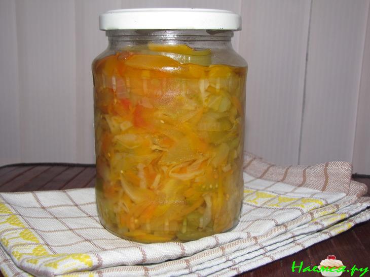 Салат "Балатонский" консервированный из зелёных помидор Салат "Балатонский" консервированный из зелёных помидор