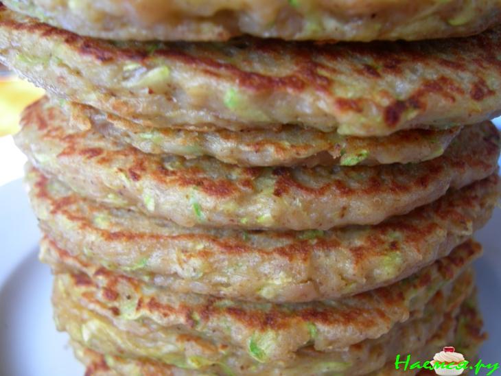 Кабачково-гречневые блинчики-лепешки Кабачково-гречневые блинчики-лепешки