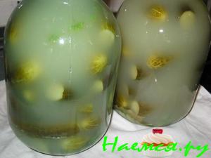 Огурцы соленые консервированные