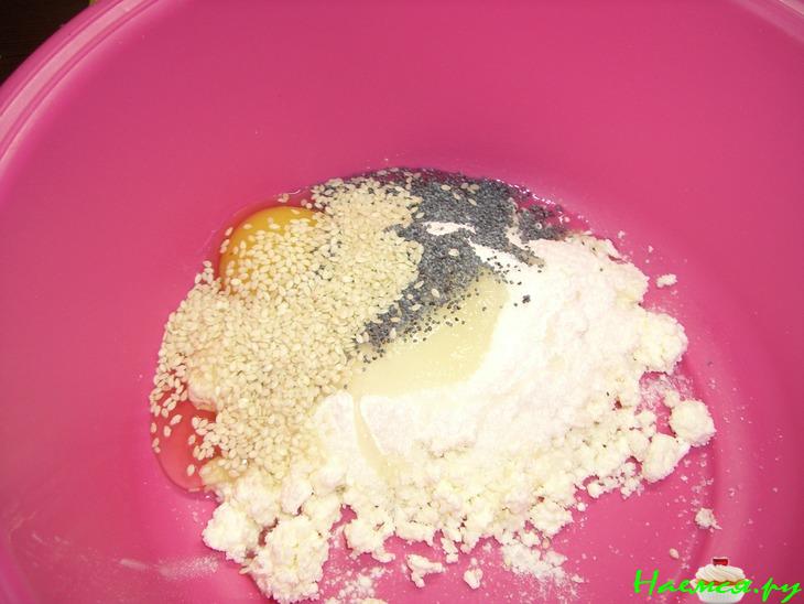 Сырники с кунжутом и маком