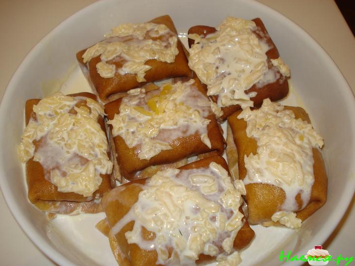 Блинчики с мясной начинкой под сырно-сливочным соусом