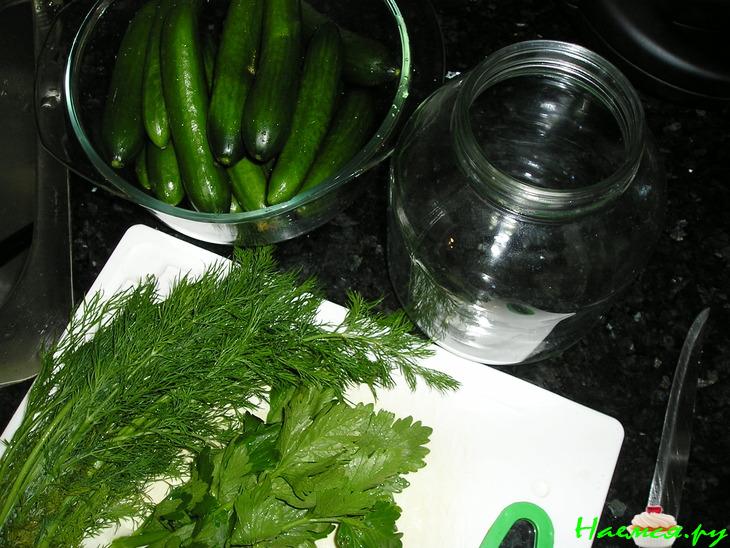 Огурцы маринованные с чесночком