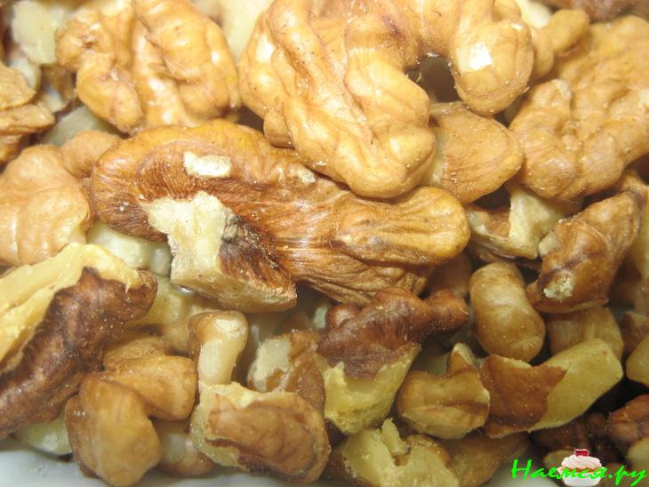 Сливовый соус с грецкими орехами Сливовый соус с грецкими орехами