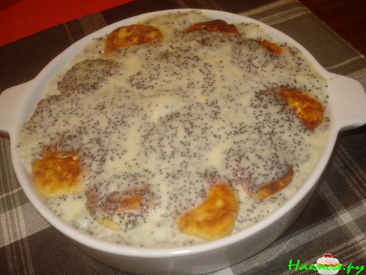 Нежные сырники в сметано-маковой заливке