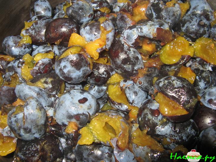 Сливовый соус с грецкими орехами Сливовый соус с грецкими орехами