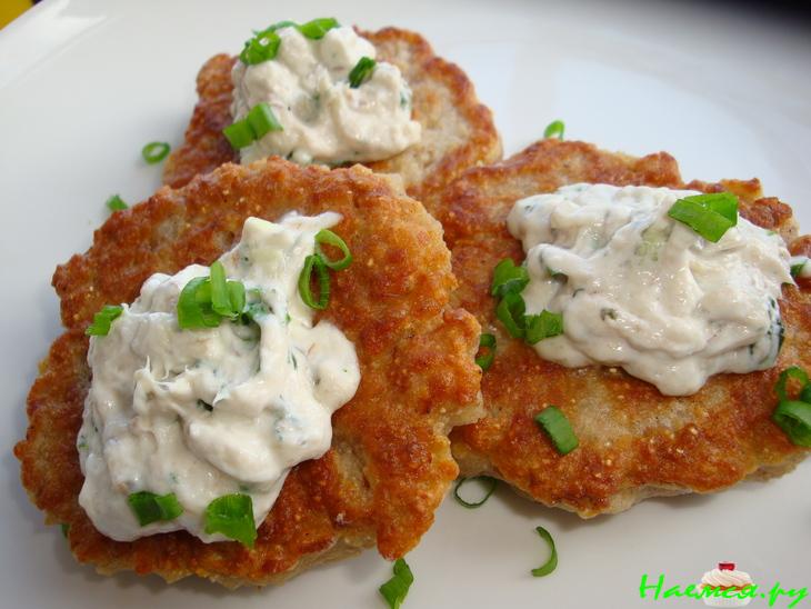 Оладьи из гречки с рыбным кремом