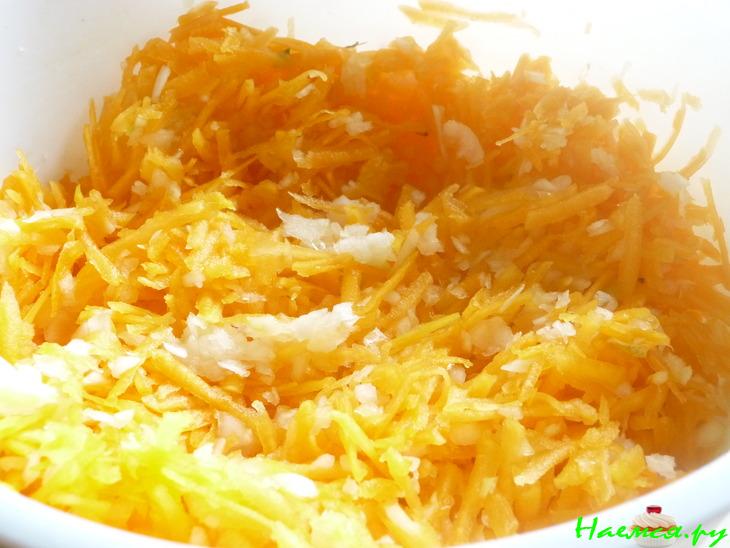 Блины с начинкой под соусом 