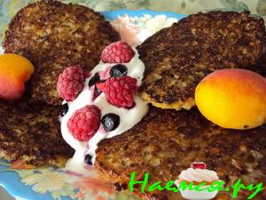 Гречневые оладьи с медом