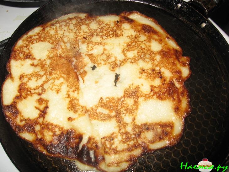 Блинчики картофельные с капустно-морковной начинкой  