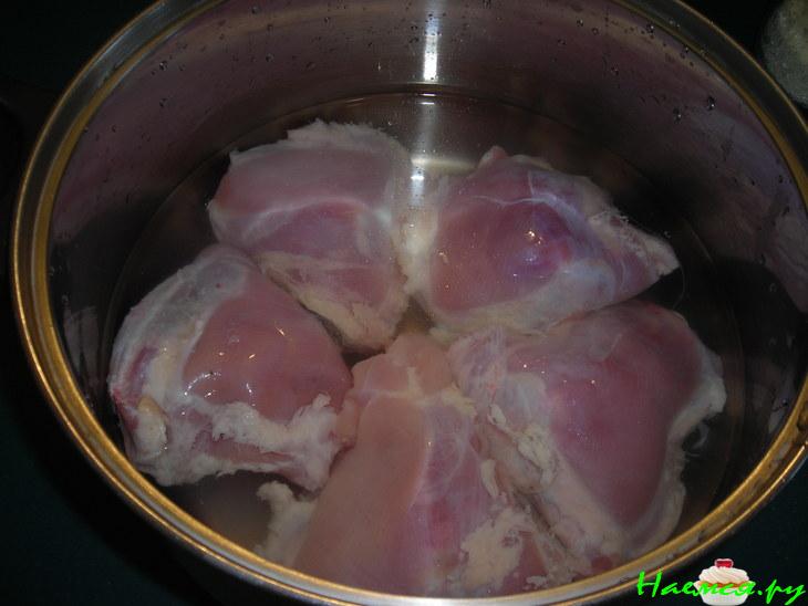 Бульон с блинчиками из манки Бульон с блинчиками из манки