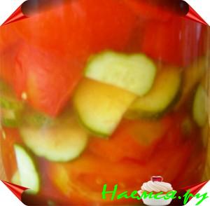 Консервированный салат из помидоров и огурцов