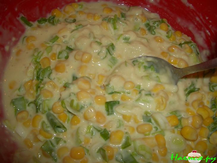 Кукурузные оладьи с зеленым луком Кукурузные оладьи с зеленым луком