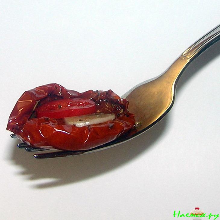 Вяленые помидоры с травами