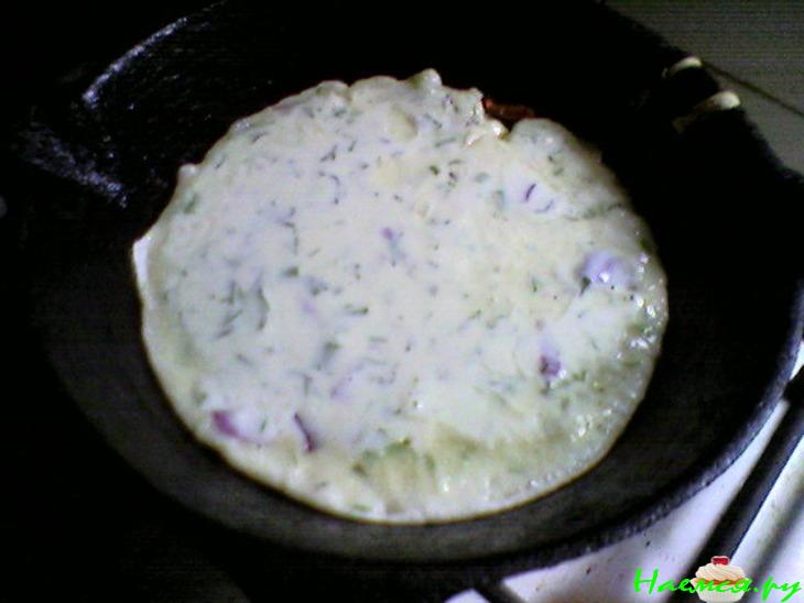 Блинные лепешки с луком и зеленью Блинные лепешки с луком и зеленью