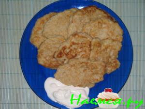 Овсяные оладушки со сметанкой