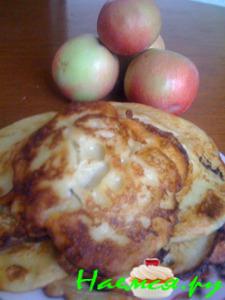 Оладьи с яблоком