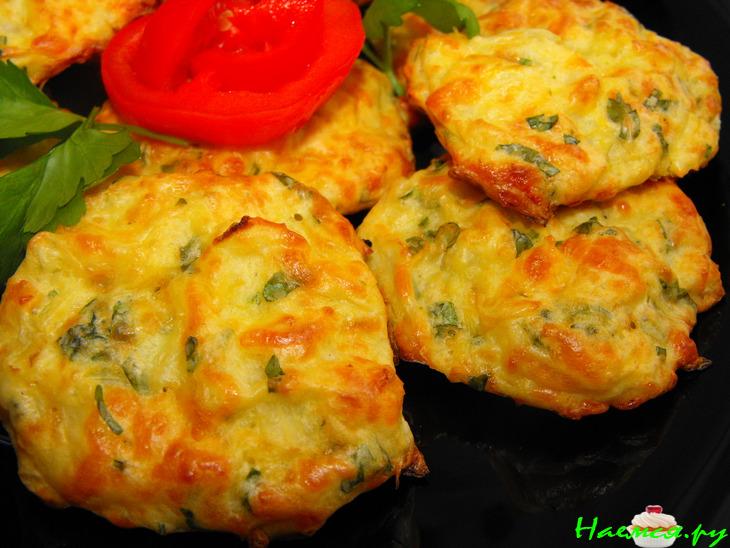 Капустные оладьи с сыром