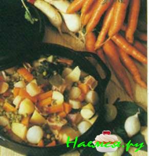 Рагу из свинины с фиолетовой фасолью