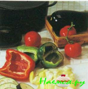 Тушеная в вине свинина с баклажанами (6-8 порций)