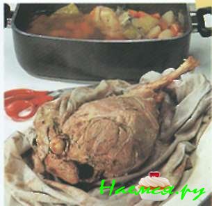 Тушеная нога ягненка в мясном бульоне (6 порций)