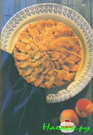 Пирог «Персиковые листья»