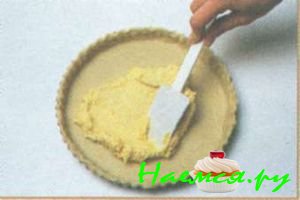 Персиковый пирог с миндальным кремом