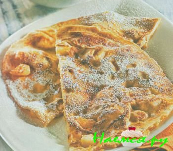 БЛИНЫ НА МИНЕРАЛКЕ С ЯБЛОКАМИ