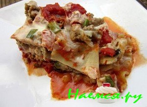 Пицца-лазанья с индейкой, оливками и грибами